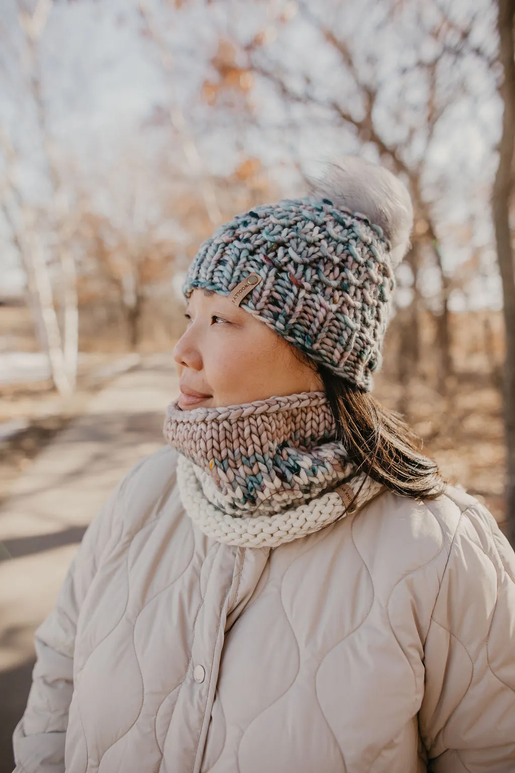 Blue Speckle Merino Wool Knit Hat with Faux Fur Pom Pom - Hand-Dyed Yarn