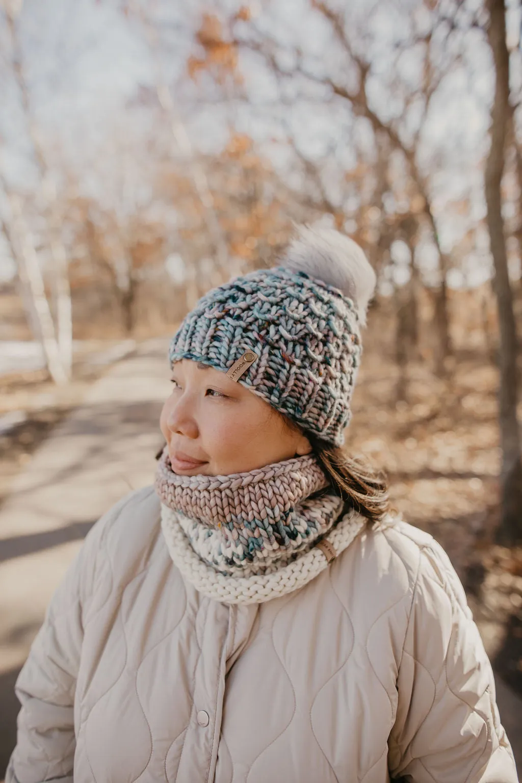 Blue Speckle Merino Wool Knit Hat with Faux Fur Pom Pom - Hand-Dyed Yarn