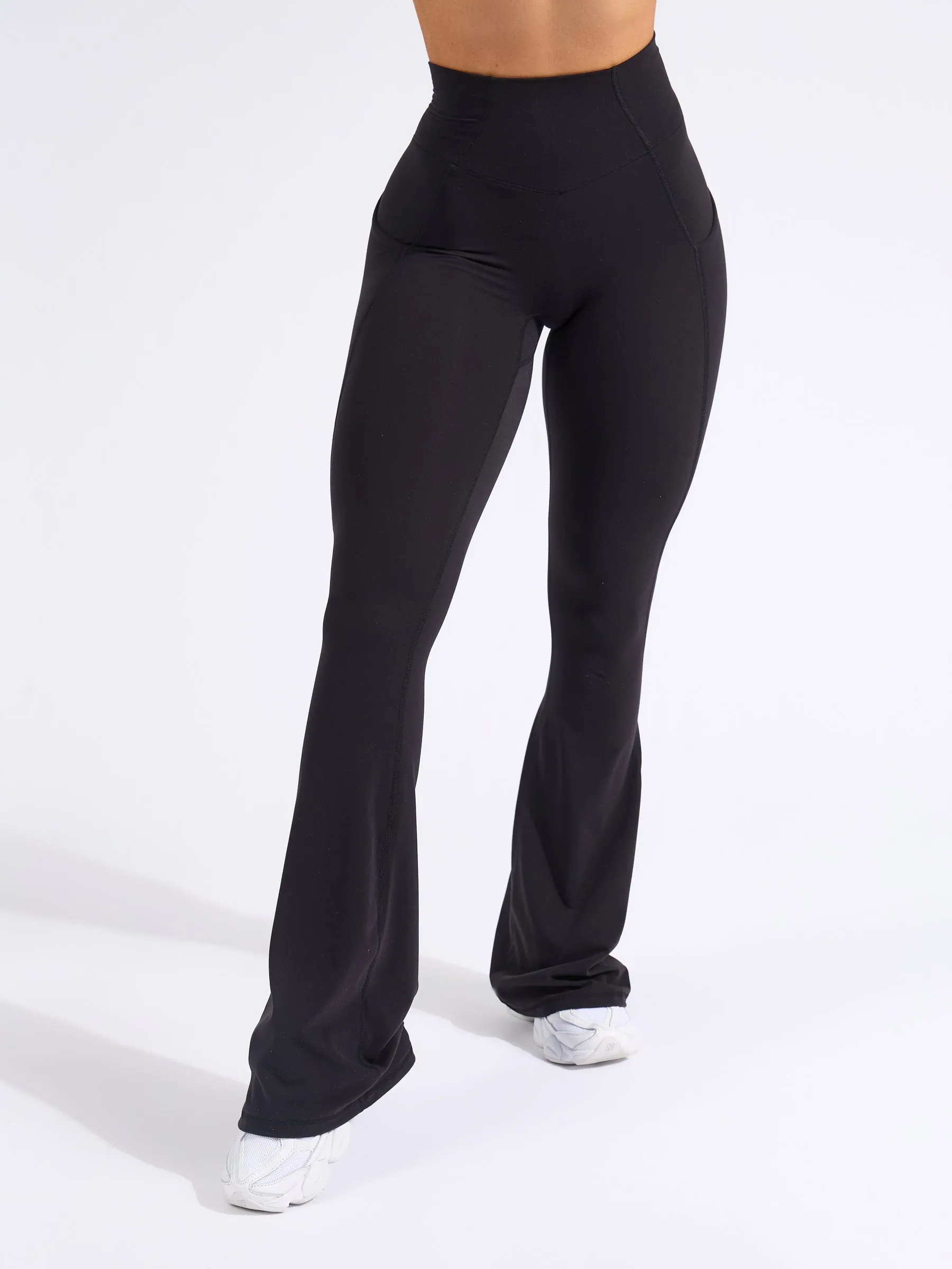 Contour Pocket Flare Legging - Onyx Black