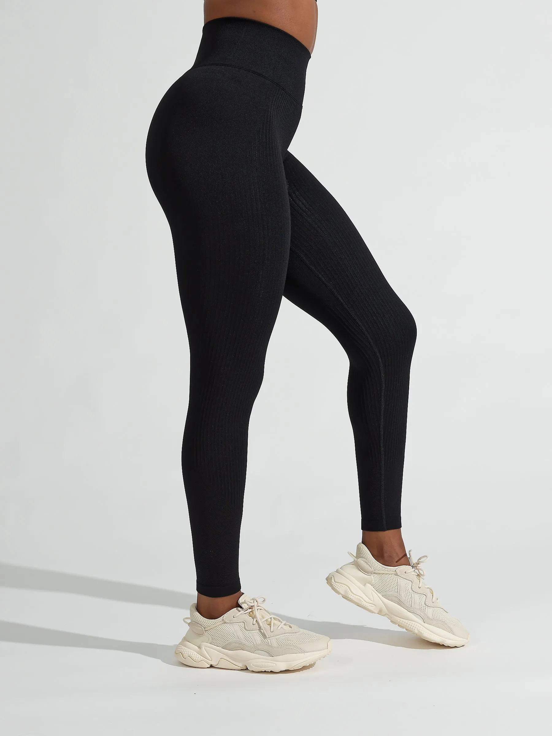 Ribbed Seamless Scrunch Legging - Onyx Black